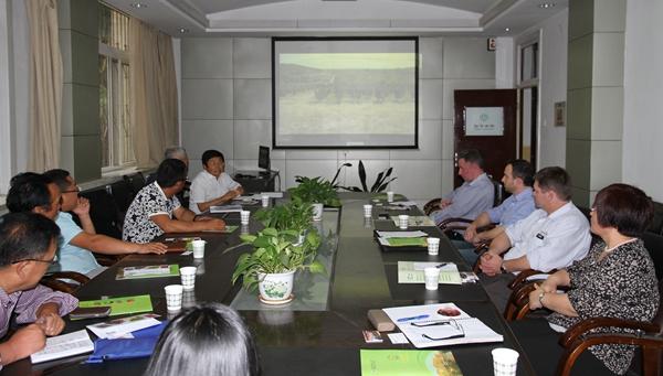 澳大利亚政府顾问菲利普.威布利与澳方3大樱桃企业来访座谈