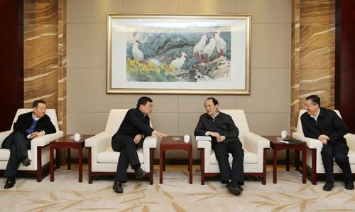 余欣荣副部长听取我校领导工作汇报