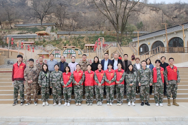 dd0b6a27574a4c5889c10846b5b45deb.jpg 9赵敏娟一行看望实习学生.jpg